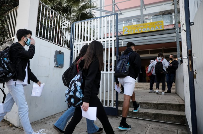  Μόσιαλος: Το άνοιγμα των σχολείων θα φέρει αύξηση κρουσμάτων