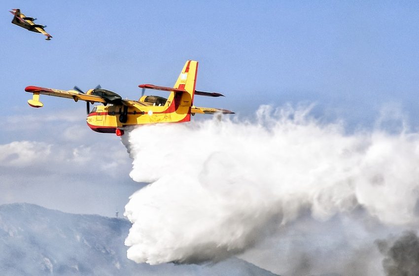  Μεγάλη φωτιά  στη Θέρμη Θεσσαλονίκης