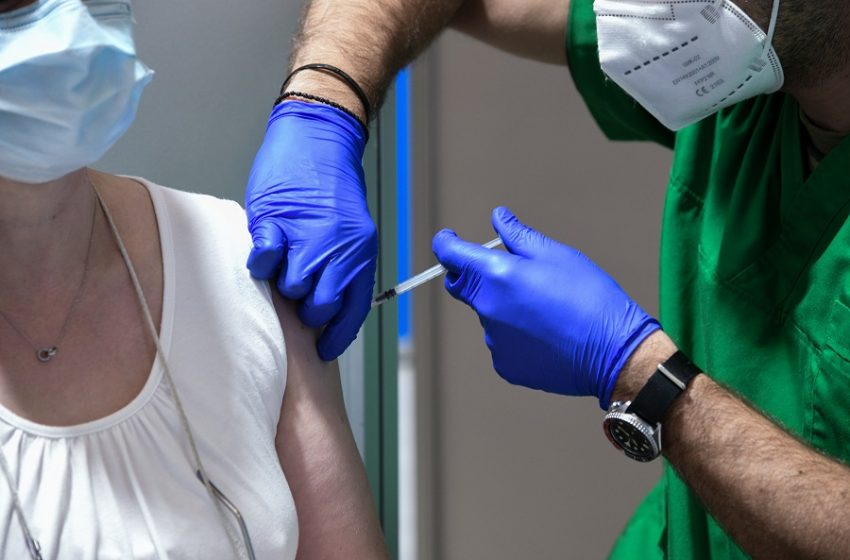  “Όποιος δεν εμβολιαστεί, θα μολυνθεί”: Σήμα κινδύνου από τον  Παγκόσμιο Ιατρικό Σύλλογο