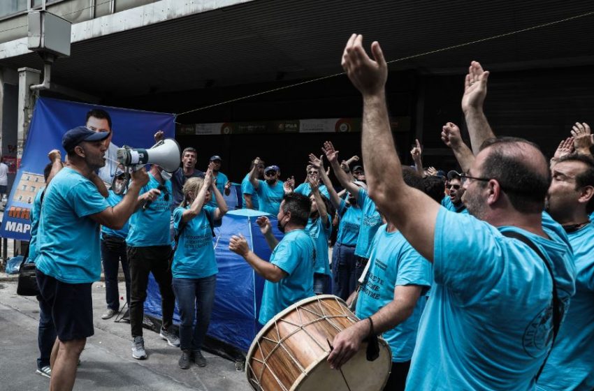  Γενική απεργία για το εργασιακό νομοσχέδιο: Συγκεντρώσεις και πορείες σε όλη την Ελλάδα – “Κάτω τα χέρια από το 8ωρο” (φωτό)