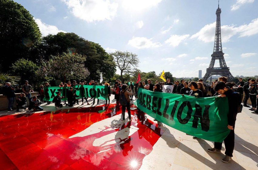  Κινητοποίηση ακτιβιστών κατά της Κλιματικής Κρίσης στο Παρίσι