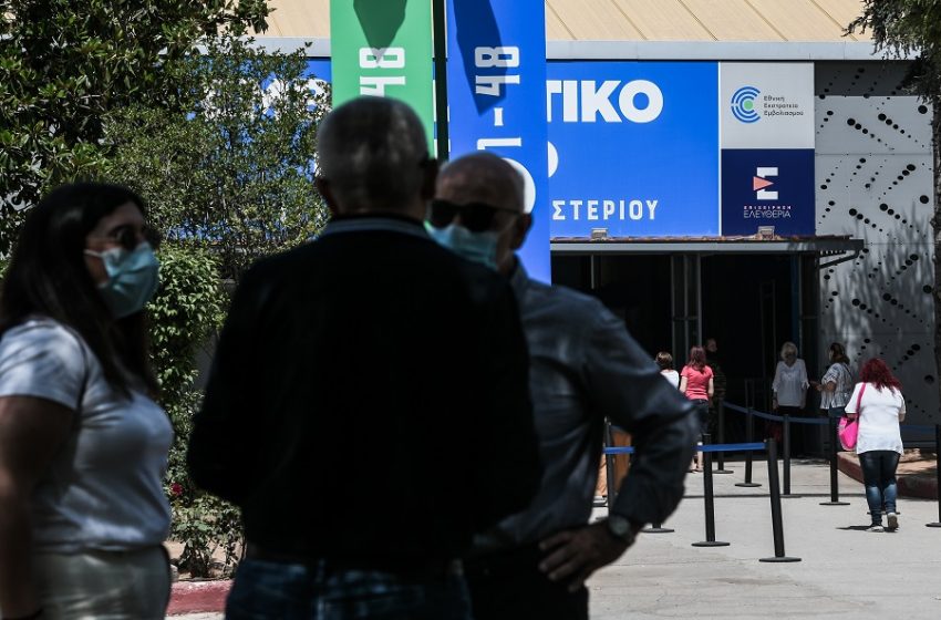  Περικαρδίτιδα λόγω εμβολιασμού;: Τα CDC σήμαναν συναγερμό – “Δυσκαμψία” στην ελληνική εμβολιαστική πολιτική