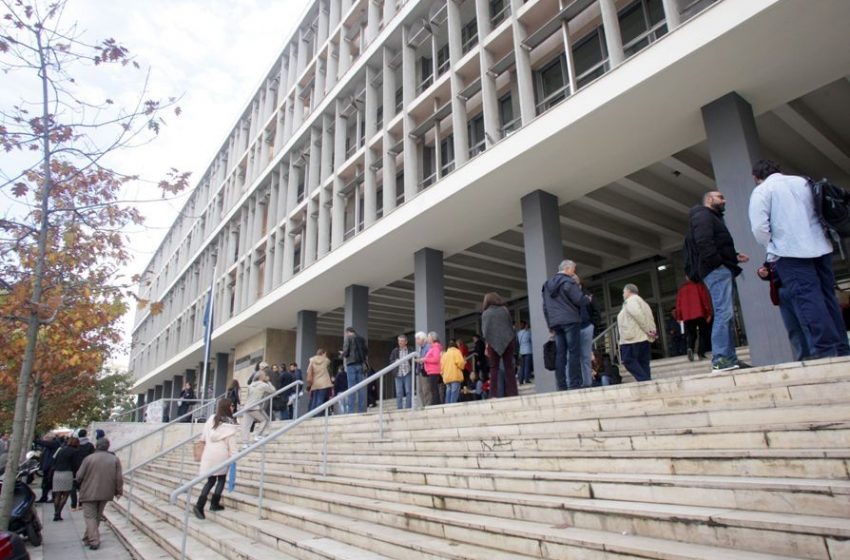  Θεσσαλονίκη: Εκκενώθηκαν τα δικαστήρια μετά από τηλεφώνημα για βόμβα