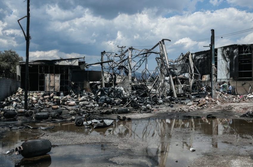  Καμένη γη από την έκρηξη στον Ασπρόπυργο – Απίστευτες οι εικόνες