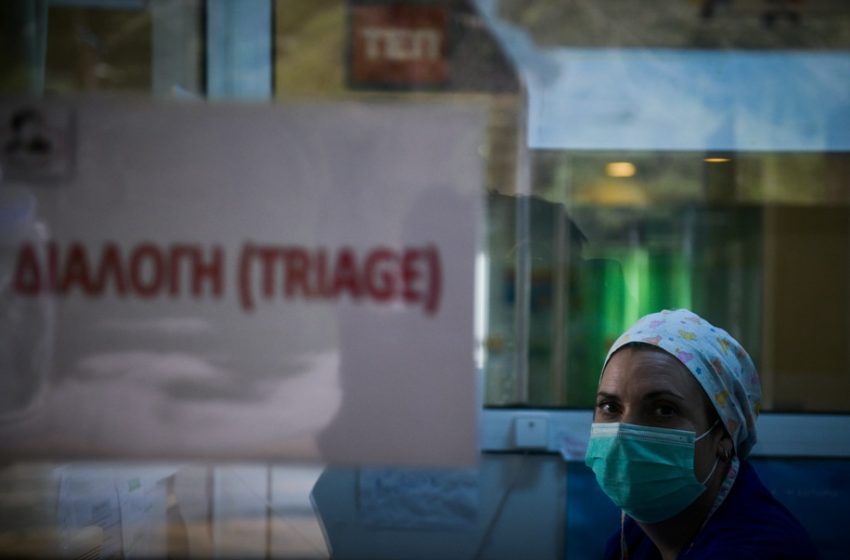  Γεωργιάδης: “Οι υγειονομικοί που δεν εμβολιάζονται πρέπει να κάνουν άλλη δουλειά” – Παράθυρο για επέκταση της υποχρεωτικότητας