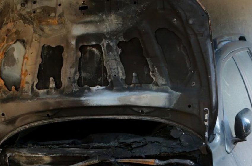  Έβαλαν φωτιά σε όχημα φαρμακευτικής εταιρίας στη Θεσσαλονίκη για δεύτερη φορά