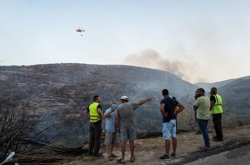  Σε εξέλιξη πυρκαγιά στην Άνδρο