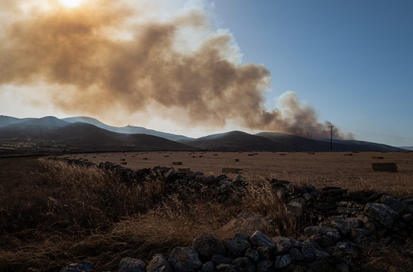  Υπό μερικό έλεγχο η πυρκαγιά στην Ύδρα – Καλύτερη η κατάσταση στη φωτιά της Χίου