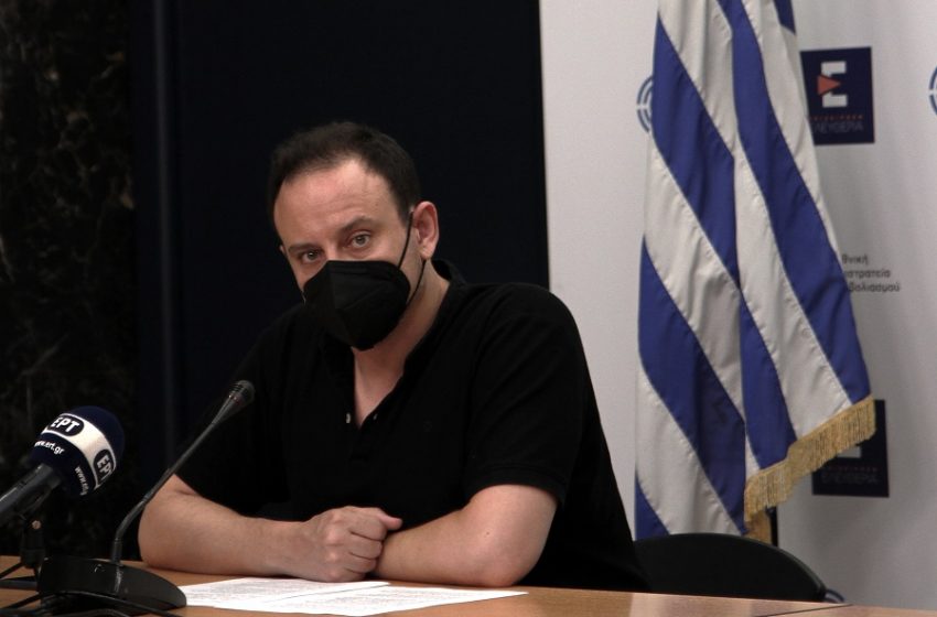  Μαγιορκίνης: Ανάγκη αύξησης του εμβολιασμού στους νέους