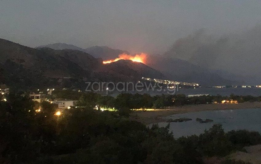  Δύσκολη νύχτα στα Χανιά με το πύρινο μέτωπο