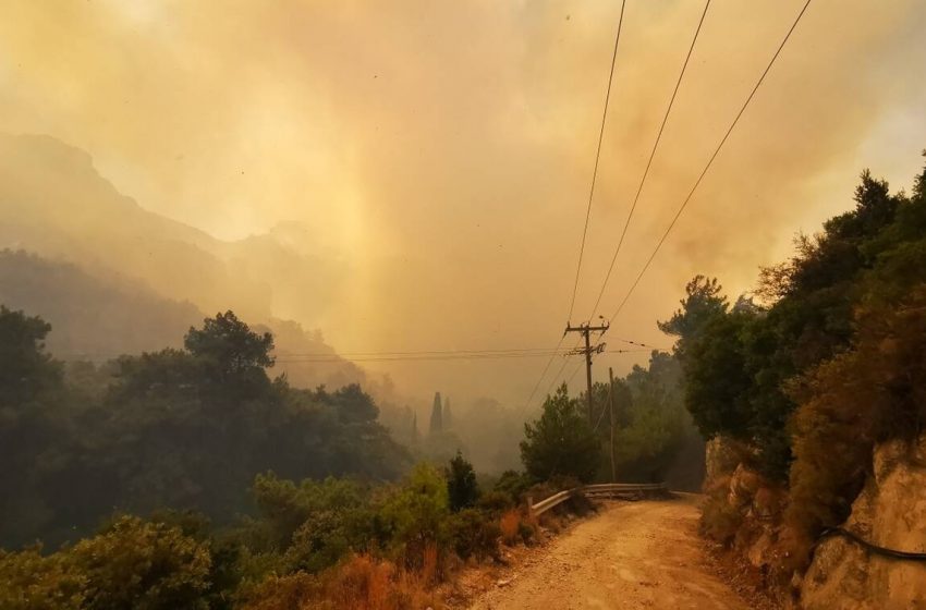  Εύβοια: Εκκενώνεται το Κέντρο Υγείας Μαντουδίου