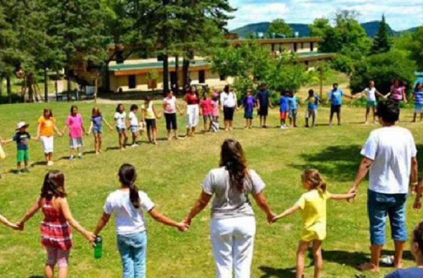  ΔΥΠΑ: Τη Μεγάλη Τετάρτη ξεκινούν οι αιτήσεις για τα 70.000 voucher παιδικών κατασκηνώσεων