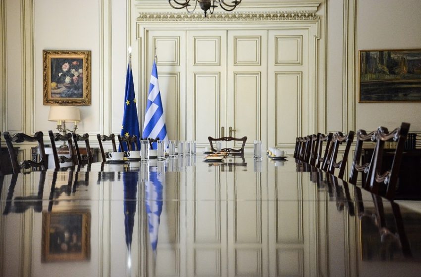  Μαξίμου: Μετά τον αιφνιδιασμό πρόταση για επέκταση της εξεταστικής από το 2015