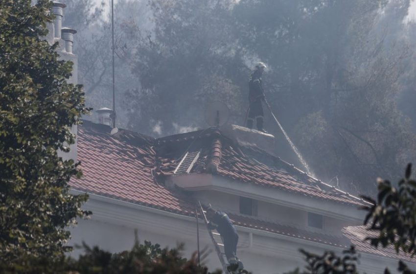  Δήμαρχος Διονύσου για τη φωτιά στη Σταμάτα: “Ακόμα είναι δύσκολα τα πράγματα”