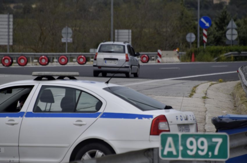  Διακοπή κυκλοφορίας σε Βαρνάβα και Ελευσίνα λόγω των πυρκαγιών