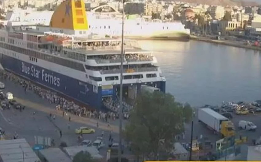  Μεγάλες ουρές στο λιμάνι του Πειραιά – Τι ζητά το Λιμενικό