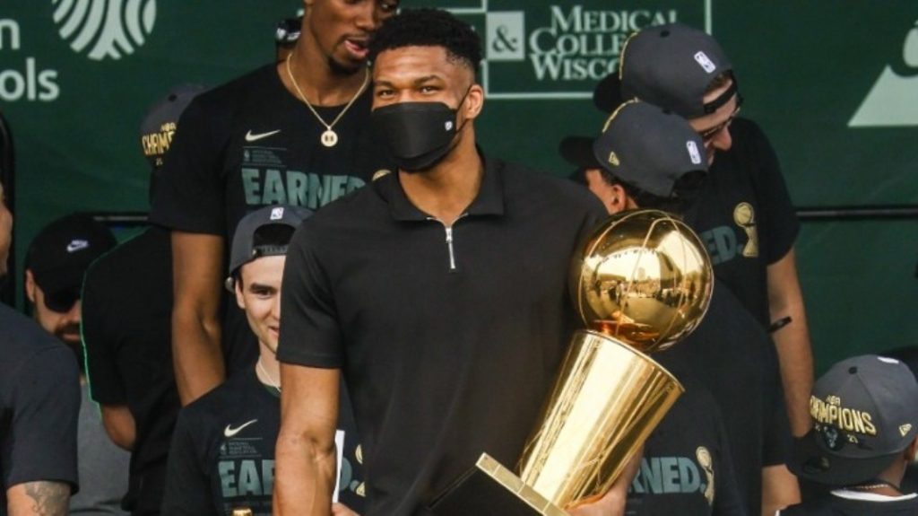 ΑΝΤΕΤΟΚΟΥΝΜΠΟ