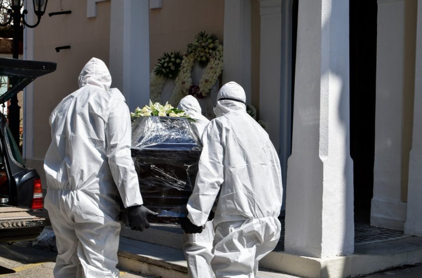  Θεσσαλονίκη: Ανοίγουν νέοι τάφοι στα κοιμητήρια