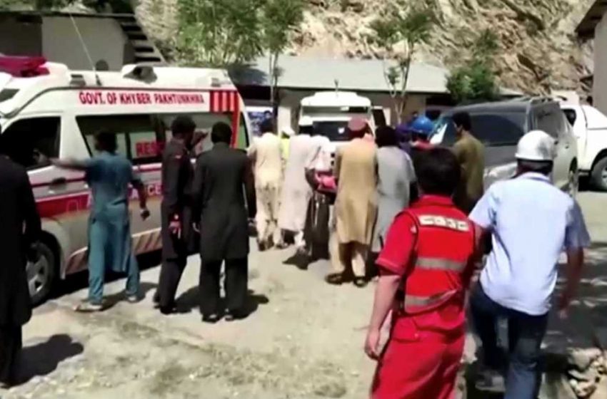  Πακιστάν: Έκρηξη σε λεωφορείο με 13 νεκρούς