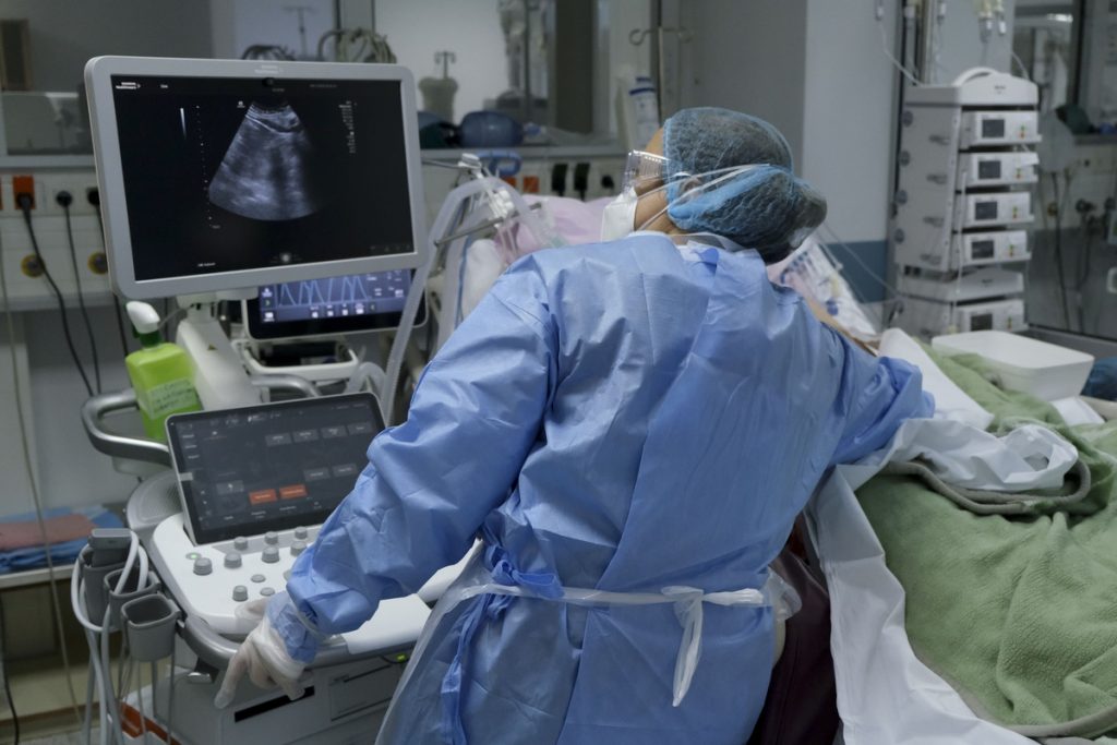 07 11 2020 icu sotiria athens covid 19000881604781623