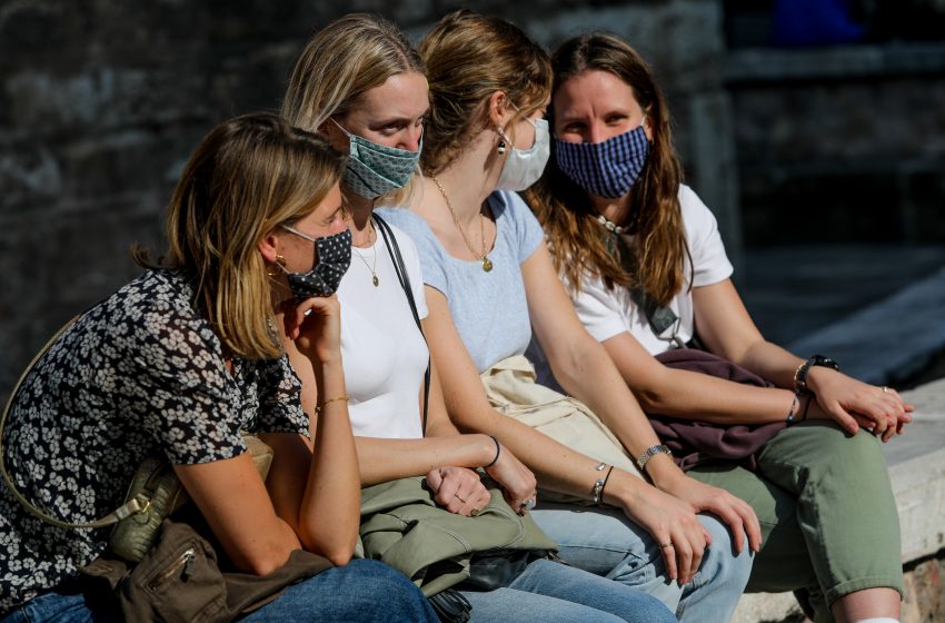  Όλα τα νέα μέτρα: Σε ποιους χώρους είναι υποχρεωτική η χρήση μάσκας – Οι περιορισμοί για τους ανεμβολίαστους