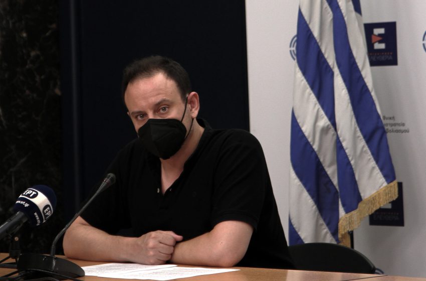  Μαγιορκίνης: Αυξάνεται η πίεση στο ΕΣΥ – Έκκληση στους νέους να εμβολιαστούν