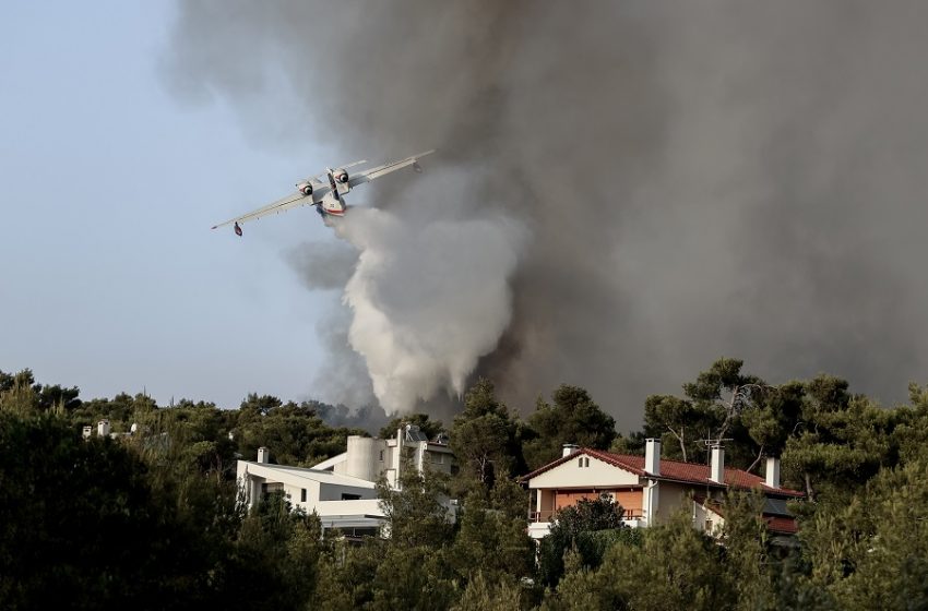  Φωτιά στην Βαρυμπόμπη: Σε έκτακτη ανάγκη ο Δήμος Αχαρνών με εντολή Χαρδαλιά