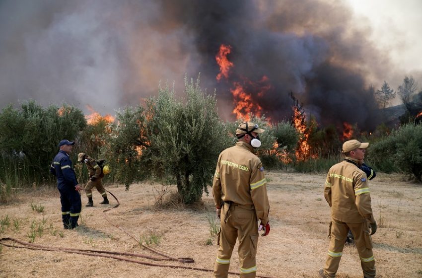  Φωτιά-Γρεβενά: Μήνυμα του 112 για εκκένωση τεσσάρων οικισμών