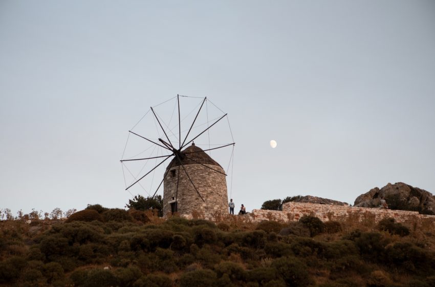  Κοροναϊός – Θετικότητα: 11 περιοχές στο “κόκκινο” – «Συναγερμός» για Νάξο, Ικαρία και Ηλεία