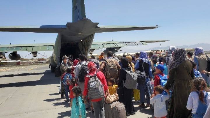  Λευκός Οίκος: Περίπου 13.400 άνθρωποι απομακρύνθηκαν χθες από το Αφγανιστάν