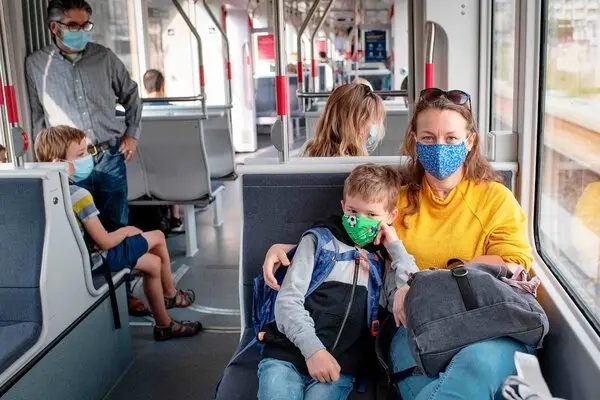  Δανία: Τέλος στην υποχρεωτική χρήση μάσκας στα μέσα μεταφοράς