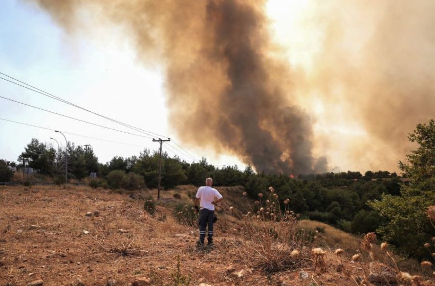  Φωτιά στην Βαρυμπόμπη: Έκτακτες κυκλοφοριακές ρυθμίσεις