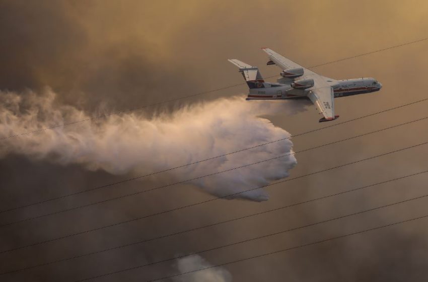  ΕΛ.ΑΣ.: Πάνω από 300 απεγκλωβισμοί ατόμων λόγω της πυρκαγιάς στη Βαρυμπόμπη – 12 στην Εύβοια