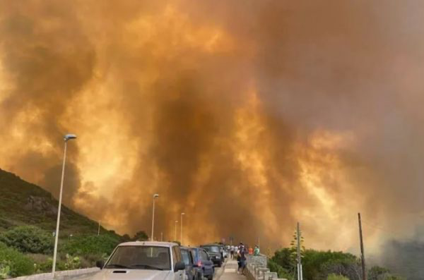 Εξήντα εστίες πυρκαγιάς και δύο νεκροί στην περιοχή Σαν Λορέντσο της Καλαβρίας στην Ιταλία