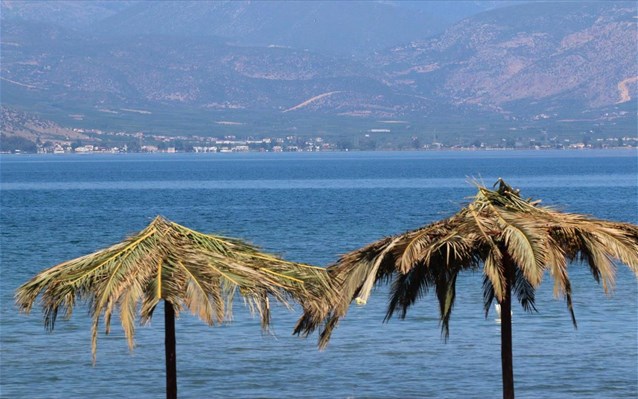  Παιδί έπαιζε με τα κουβαδάκια του σε παραλία της Ραφήνας και ξέθαψε ανθρώπινα οστά