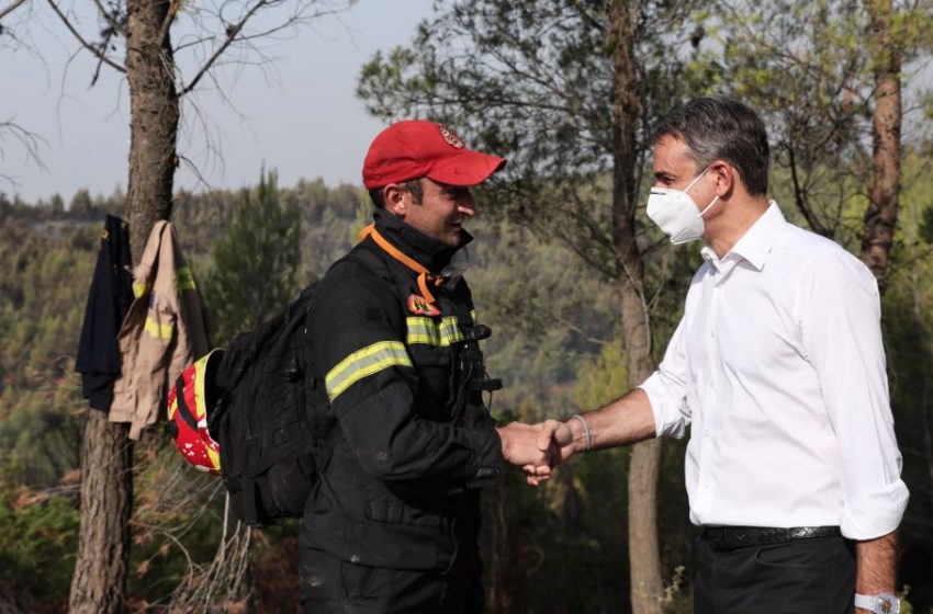  Μητσοτάκης: Οι πολίτες που είδαν τα σπίτια τους να καταστρέφονται και οι παραγωγοί θα αποζημιωθούν