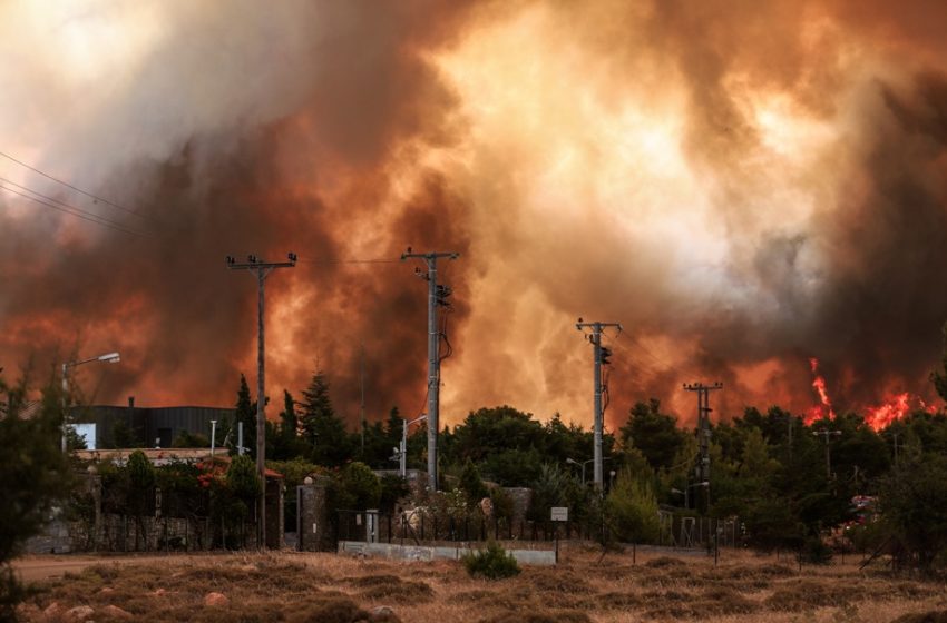 Συναγερμός σε έξι Περιφέρειες για πυρκαγιές