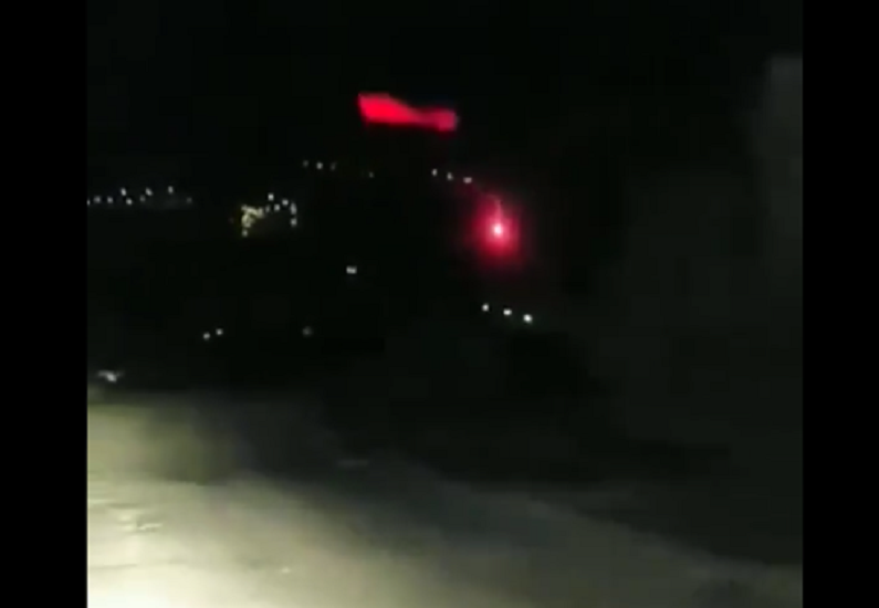  Βίντεο ντοκουμέντο με τις φωτοβολίδες που άναψαν τη φωτιά στην Κερατέα (vid)