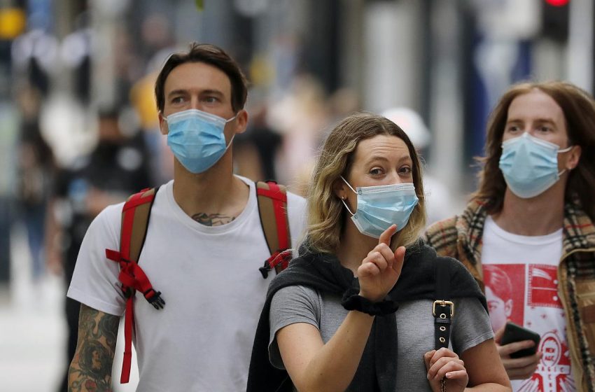  Δημοσιογράφος του BBC: Η Βρετανία επαναφέρει τη χρήση μάσκας και την τηλεργασία με πλήρως εμβολιασμένο το 80% των πολιτών
