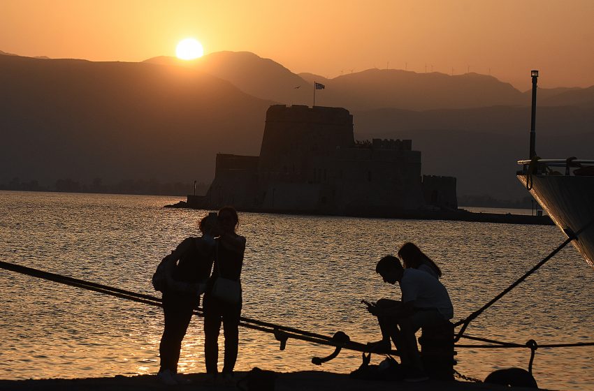  Μίνι lockdown σε Αργολίδα και Ευρυτανία – Παράταση περιοριστικών μέτρων σε 5 περιοχές