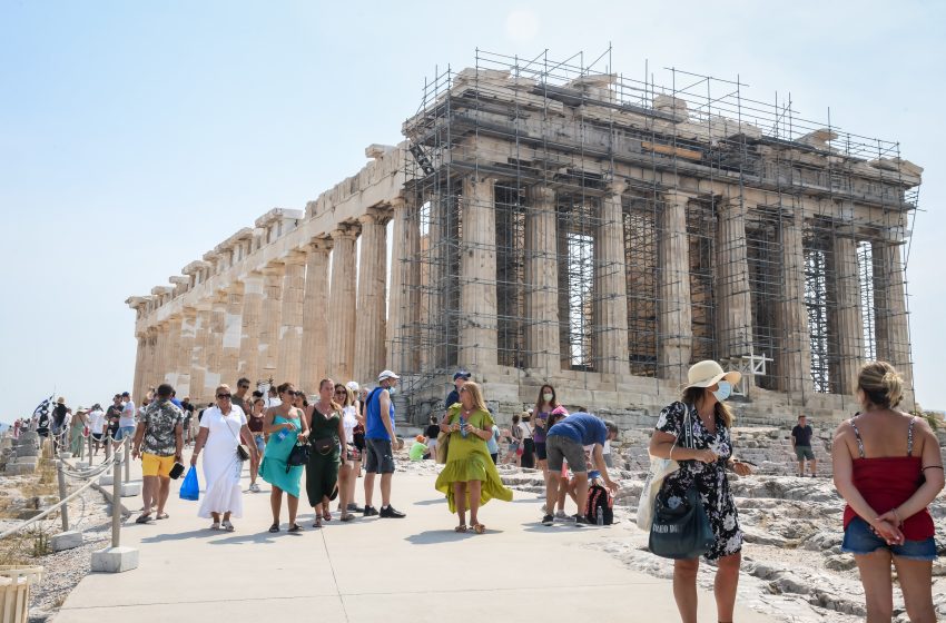  Το τσιμέντο στην Ακρόπολη στη λίστα με τα κατεστραμμένα μνημεία του Economist