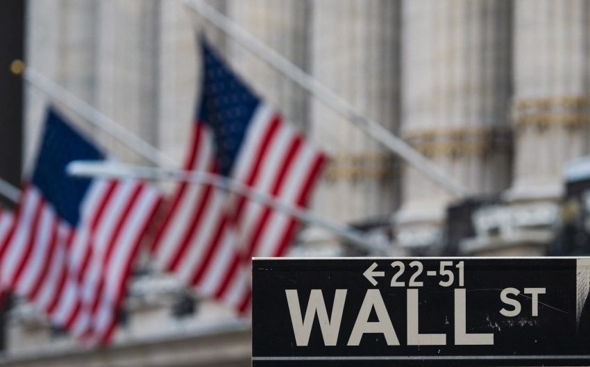  Πτώση ρεκόρ στη Wall Street – Βαθύ κόκκινο για Nasdaq και Dow Jones