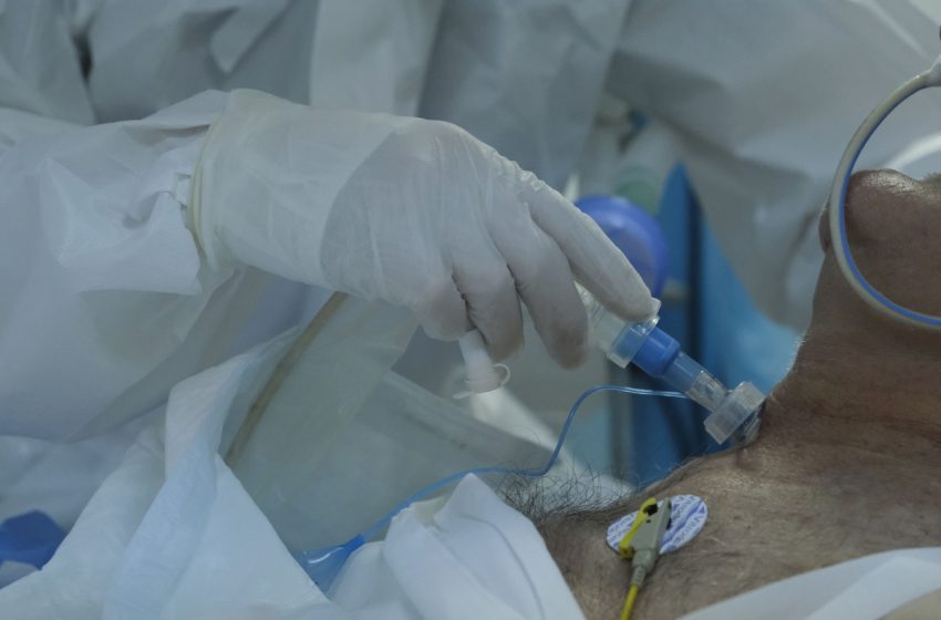  Πάτρα: Γιατροί έσωσαν ασθενή με κοροναϊό και τους έκανε μήνυση