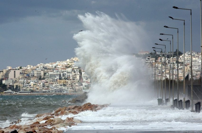  Σε ισχύ το απαγορευτικό απόπλου από Πειραιά, Ραφήνα, Λαύριο