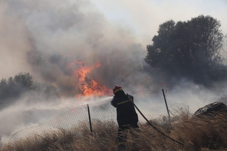  Πυρκαγιά σε δασική έκταση στον Ασπρόπυργο