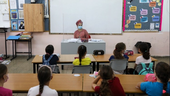  Ισραήλ: Επιστροφή στα σχολεία με μάσκες και rapid test