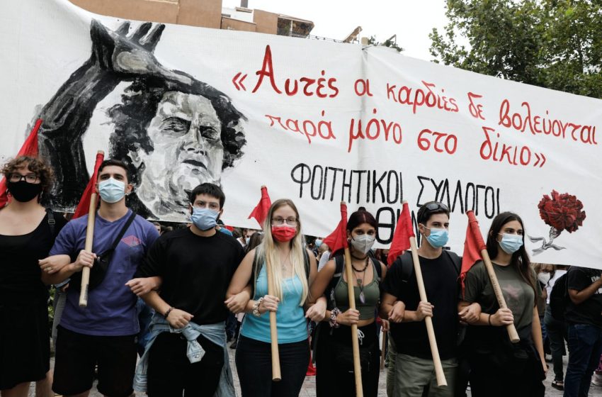  Η Ελλάδα αποχαιρετά τον Μίκη Θεοδωράκη – Συγκινημένη η Κατερίνα Σακελλαροπούλου (εικόνες)