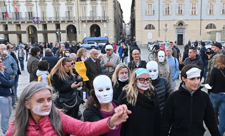  Νέες μαζικές διαδηλώσεις αντιεμβολιαστών στην Ιταλία