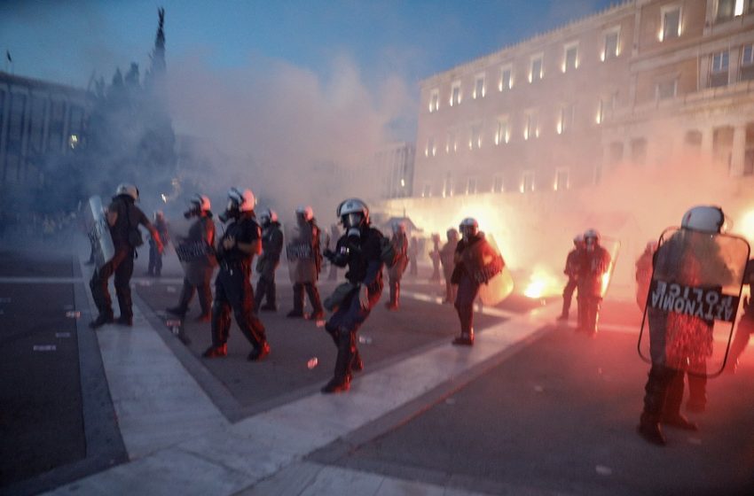  Επεισόδια στο Σύνταγμα στο πανεκπαιδευτικό συλλαλητήριο