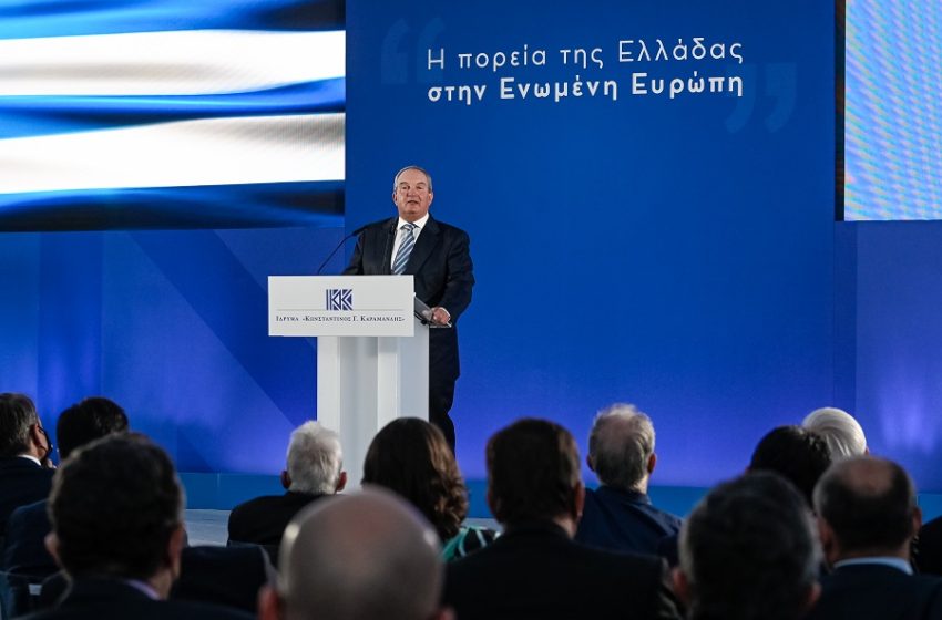  Καραμανλής: Εθνική επιτυχία η συμφωνία με τη Γαλλία